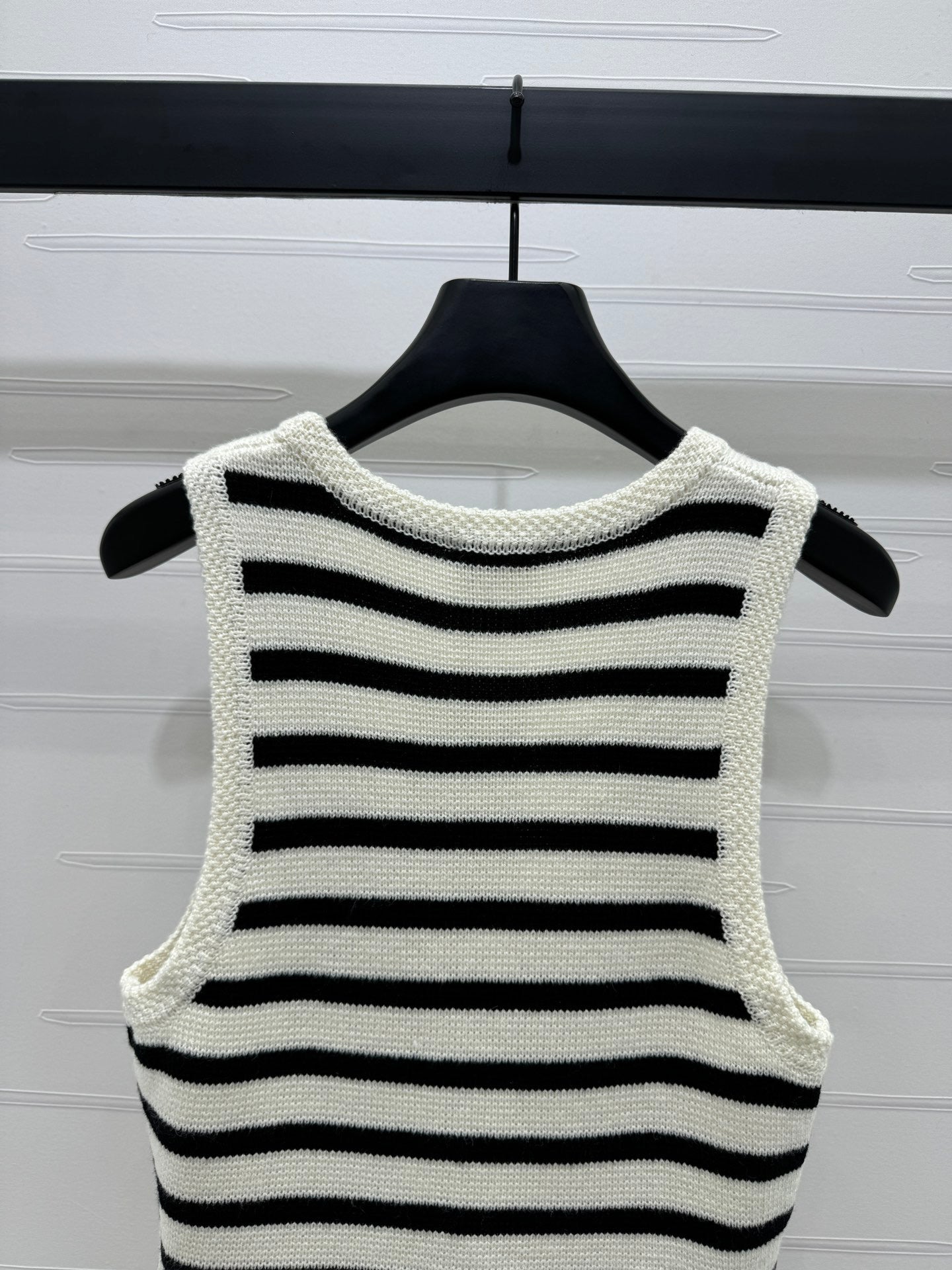 24FW NEW CL black striped knitted vest