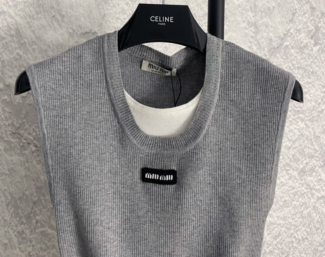 24FW NEW MM knitted crew neck vest