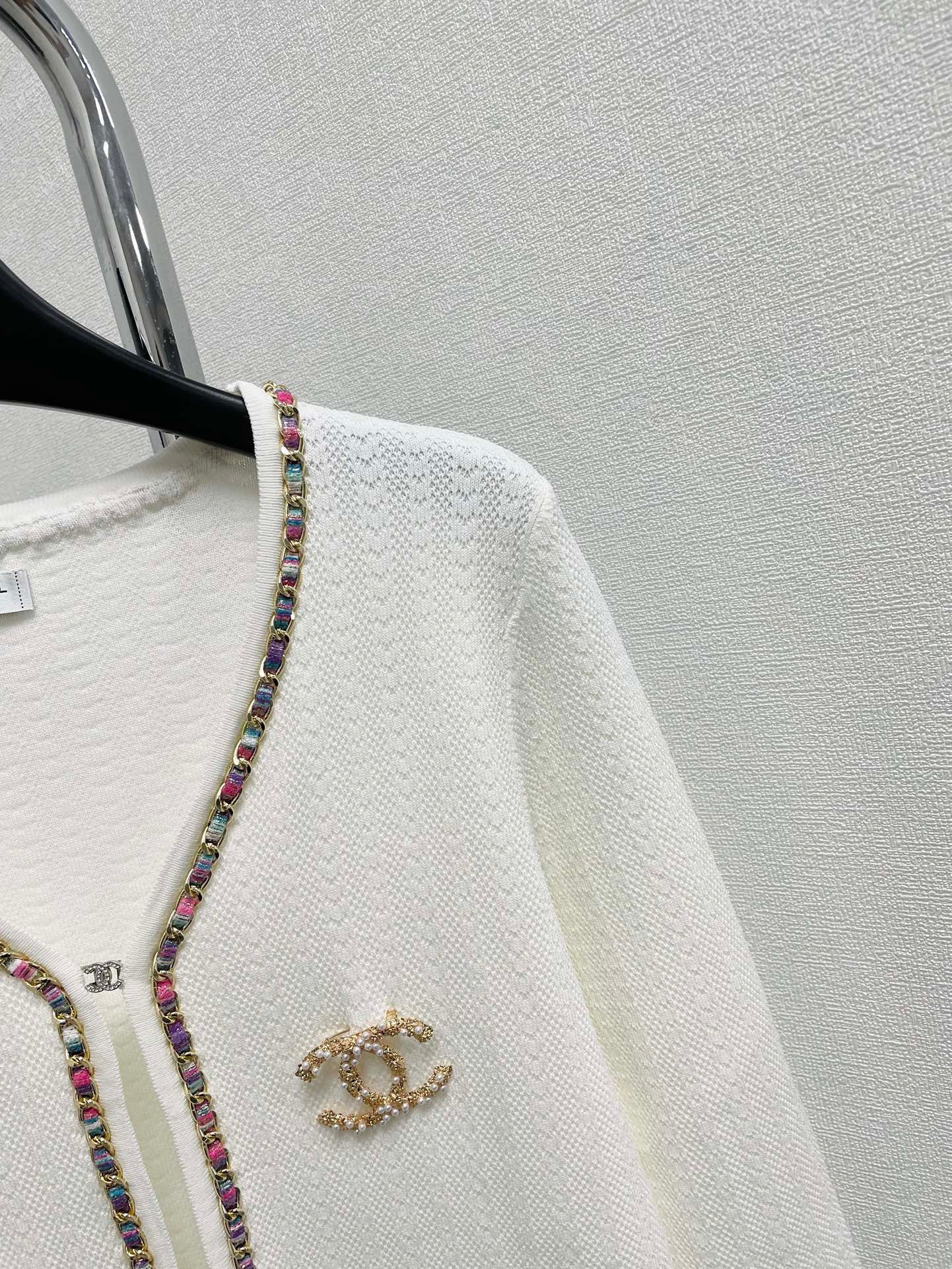 24FW NEW CC chain metal pendant logo cardigan