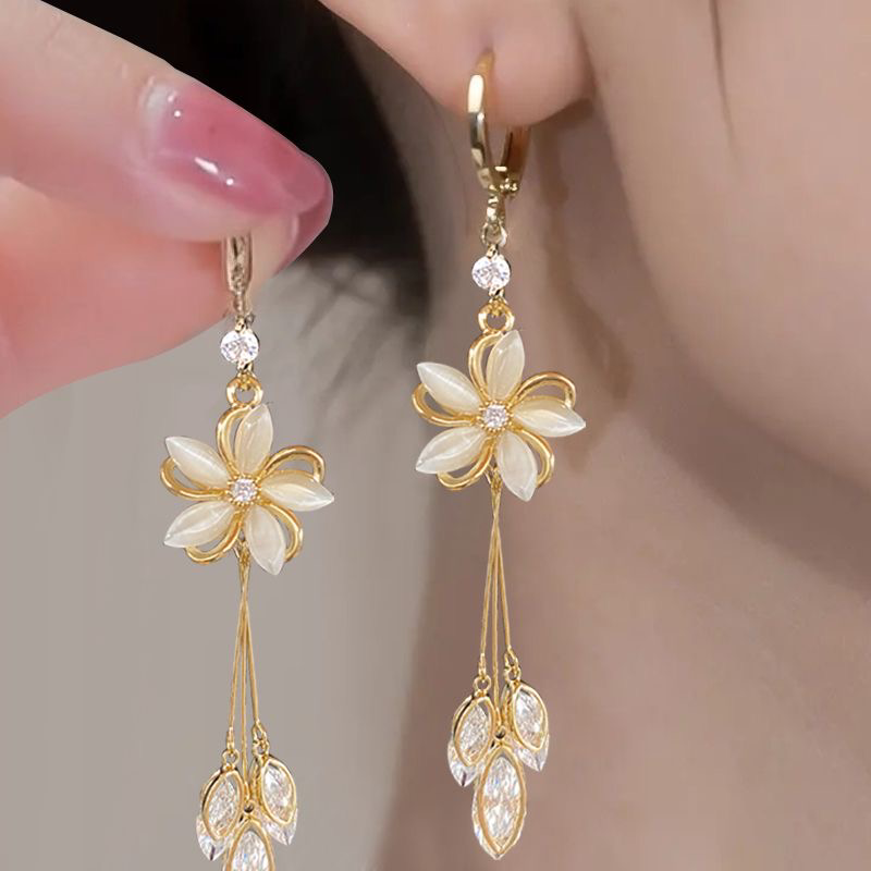 Ladies New Fashion Rhinestone Earrings