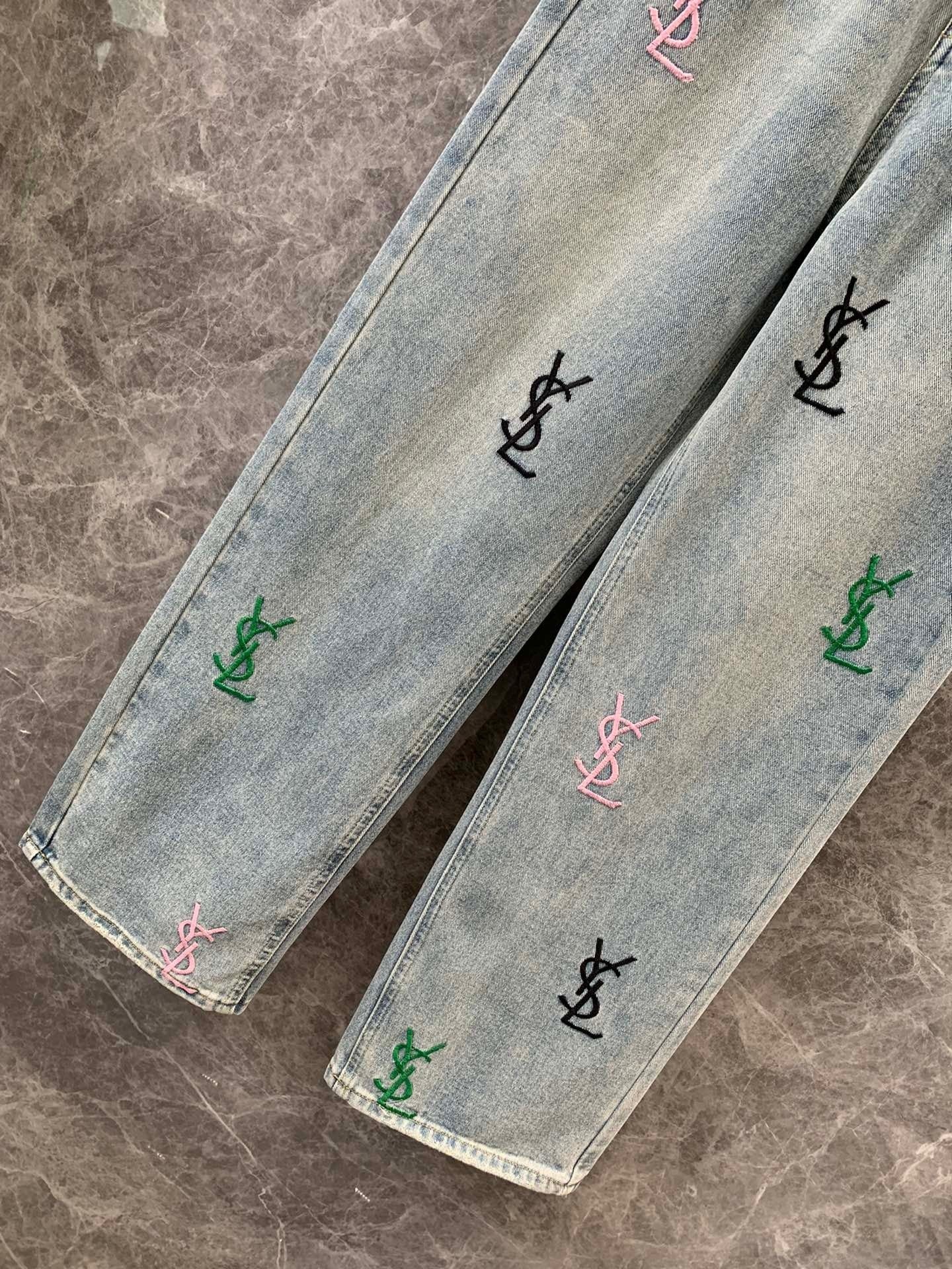 Embroidered logo slim jeans