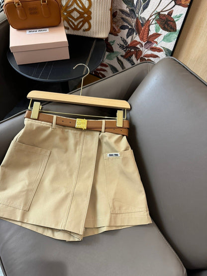 Light luxury fragrance style contrast color lapel shorts