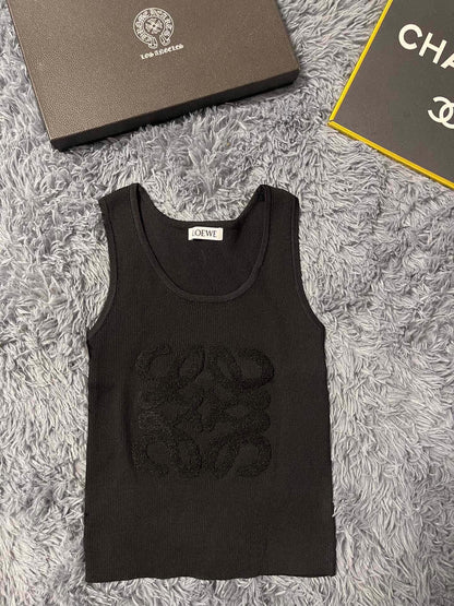 Simple 3D logo printed vest