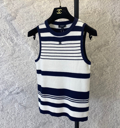 Xiaoxiangfeng round neck striped vest