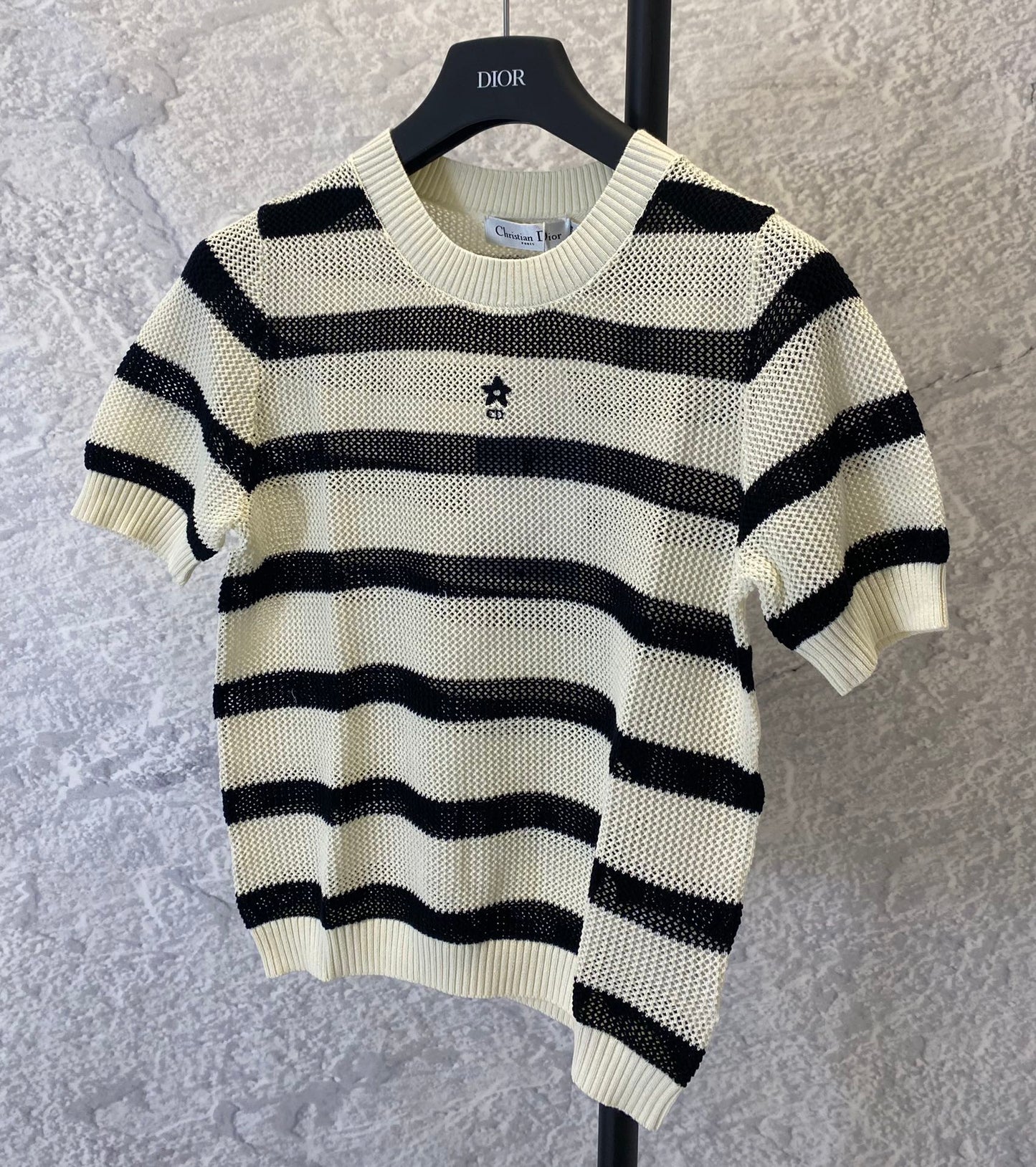 Black and beige hollow knitted short sleeves