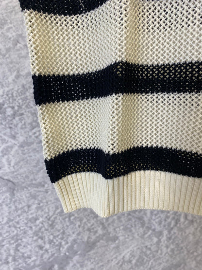 Black and beige hollow knitted short sleeves