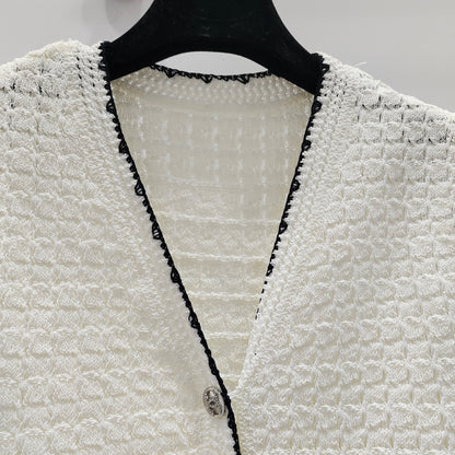 Xiaoxiang's minimalist style, hollow knitted vest