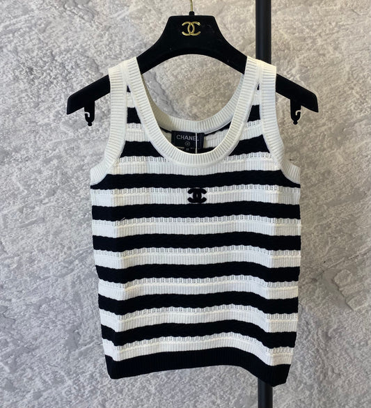 Premium black and white versatile vest