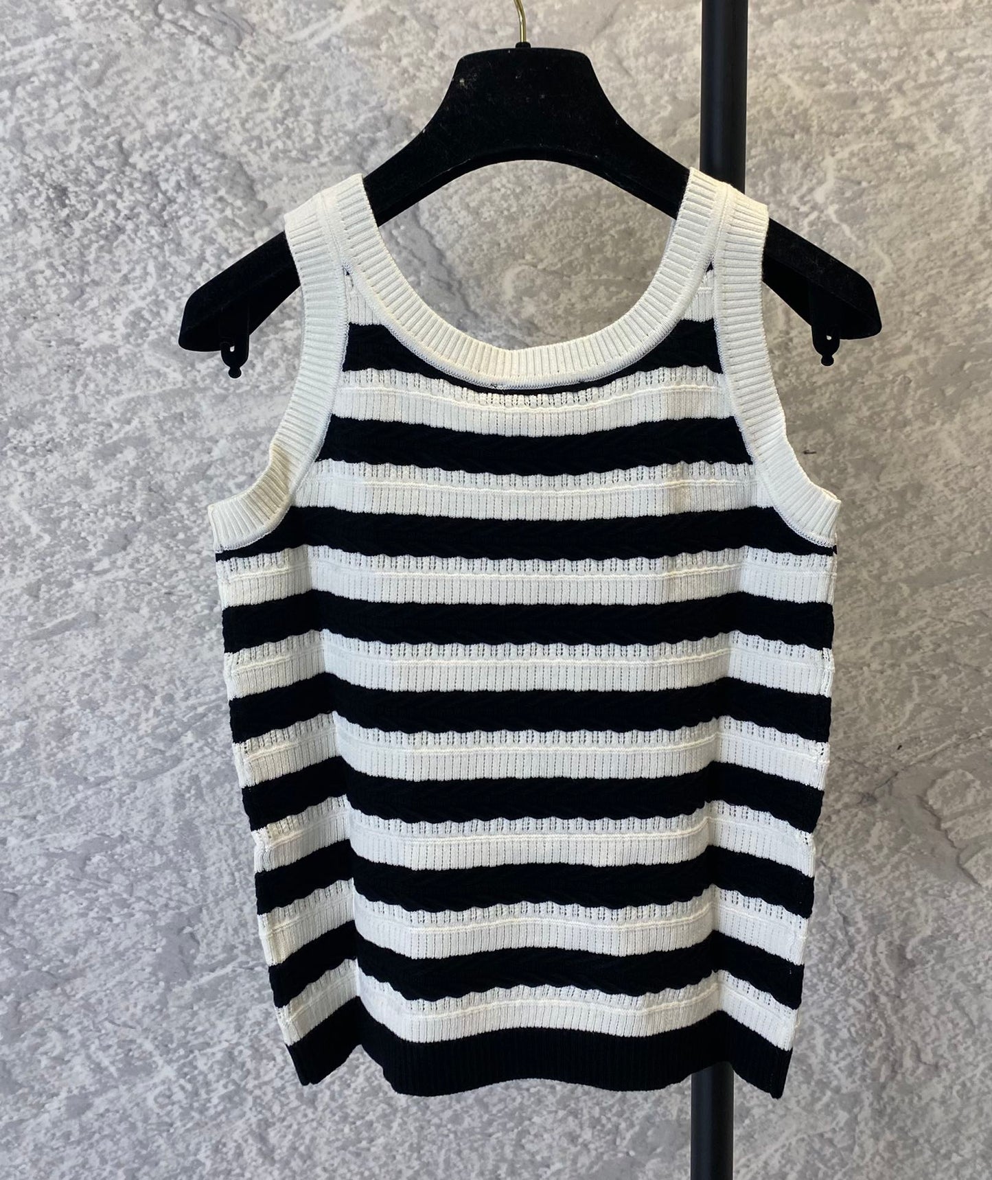 Premium black and white versatile vest