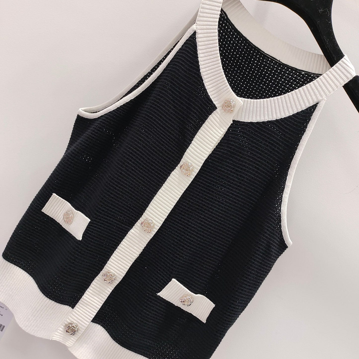 New custom-made camellia buttons, hollow and breathable, slimming hot girl sleeveless vest