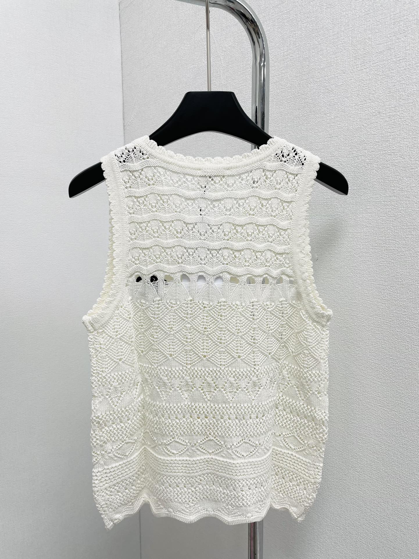 Floral lace sleeve vest