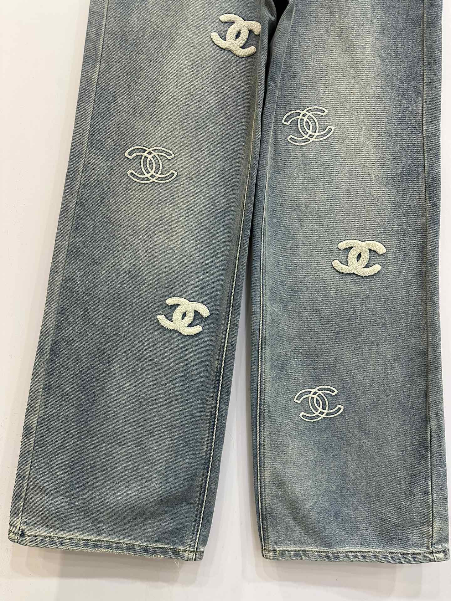 Jeans with small logo embroidery